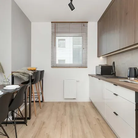 Apartment Nowa Letnica With Balcony & Parking Arena By Renters