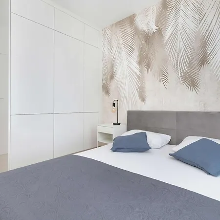 Apartment Nowa Letnica With Balcony & Parking Arena By Renters