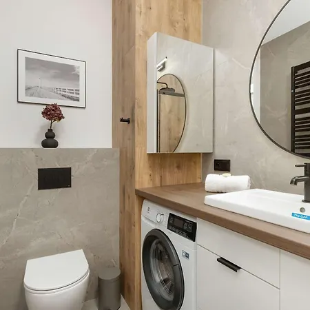Apartment Nowa Letnica With Balcony & Parking Arena By Renters